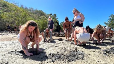 Fijian tourists help islanders adapt to climate change