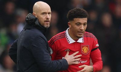 Ten Hag warns United targets they must be able to cope with unique pressure