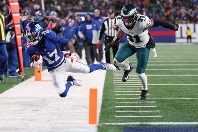 Giants soar to 24-0 lead over freefalling Eagles