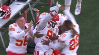 Chris Jones Secured a Sack Worth $1.25 Million and the Whole Chiefs’ Sideline Joined Him to Celebrate