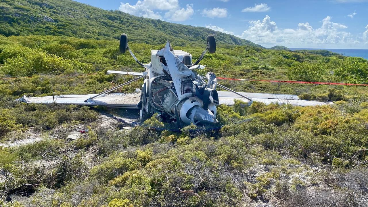 Pilot Praised After Passengers Walk Away From Crash