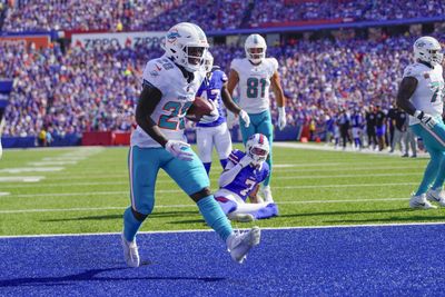 WATCH: Dolphins RB De’Von Achane scores 25-yard TD vs. Bills