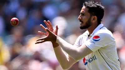 Watch: 'Who will teach me...' - Hasan Ali responds aggressively to fan's mockery of catching skills