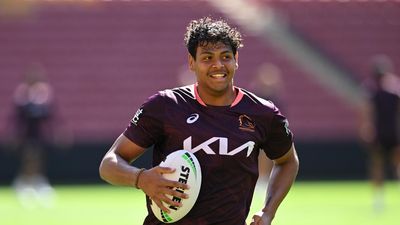 Walters confirms Cobbo switch to centre for Broncos