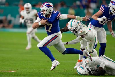 Josh Allen rallies Bills for 21-14 win over Dolphins. Buffalo secures No. 2 seed in AFC