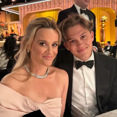 Reese Witherspoon and Deacon shine at the Golden Globes