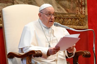 Pope Francis calls for ban on surrogacy and ‘commercialisation’ of pregnancy