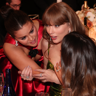 Lip reader reveals what Selena Gomez and Taylor Swift were whispering about at the Golden Globes