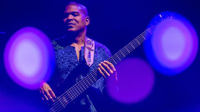 “Playing with Victor Wooten? It’s always as much fun as a challenge. But I quickly learned that you should go first when it comes to soloing!” From the Allman Brothers Band to Dave Grohl, Oteil Burbridge has played with them all