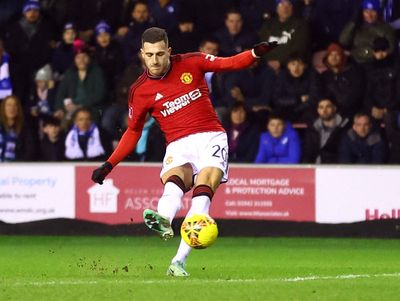 Wigan vs Man Utd LIVE: FA Cup third round result and reaction as Bruno Fernandes penalty secures victory