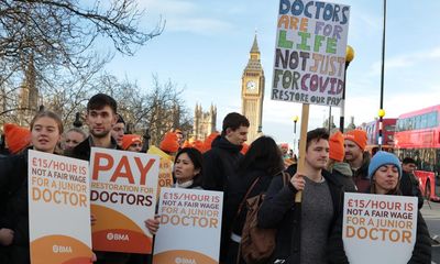 Junior doctors in England plan ballot for more strikes