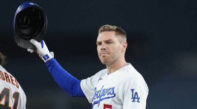 Dodgers’ Freddie Freeman Photobombed Taylor Swift at Golden Globes, and MLB Fans Had Jokes