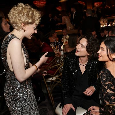 We're Dying to Know What Was Said In These Celebrity Conversations at the Golden Globes