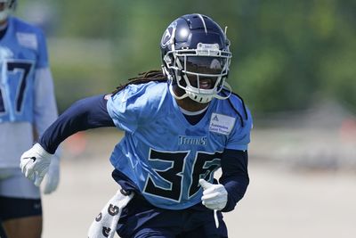Titans sign six players to futures contracts