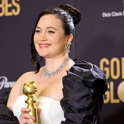 Lily Gladstone’s Golden Globe Earrings Were a Beautiful Homage to Her Indigenous Heritage