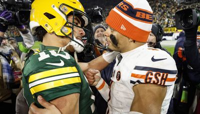 Comparing quarterback histories of Bears, Packers really is embarrassing