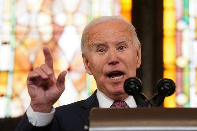 Ceasefire chant interrupts President Biden's speech, addressing Palestine conflict