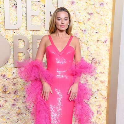 There's a story behind Margot Robbie's epic Golden Globes dress