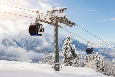 Family of four seriously injured after cable car crashes at Austrian ski resort