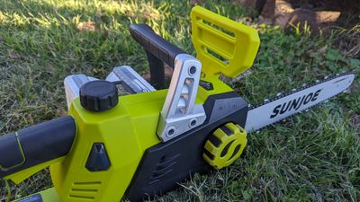 Sun Joe 24V-X2-CS16 48-Volt IONMAX Cordless Chainsaw review