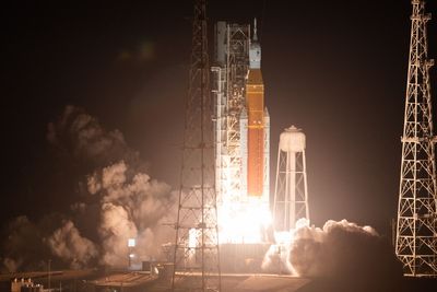 Nasa delays Artemis Moon missions