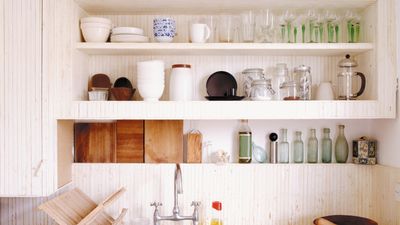 How to organize kitchen shelves — 7 tricks from design experts