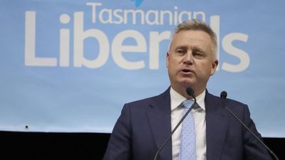 Poll shows hung parliament risk for only Lib government