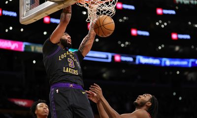 Lakers player grades: L.A. fends off the Raptors