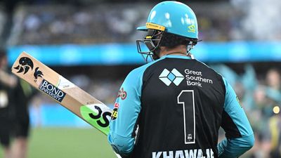 Khawaja displays peace dove on shoes, bat in BBL cameo
