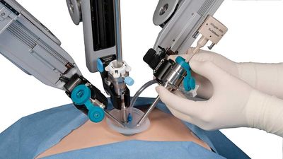 Intuitive Surgical Enters 2024 'With Strong Momentum' As Stock Eyes An Aggressive Entry