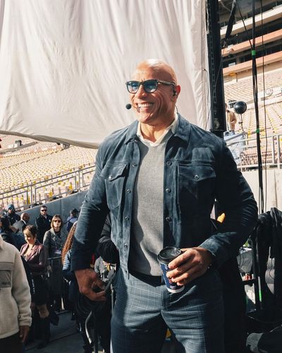 Dwayne Johnson Radiates Joy with His Infectious Smile!