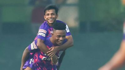 Kerala Blasters stroll past Shillong Lajong in Super Cup opener