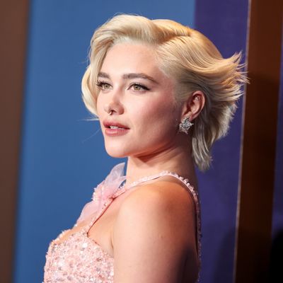 Florence Pugh's Latest Grow-Out Hairstyle Took a Sculptural Turn