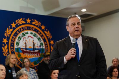 Chris Christie suspends 2024 presidential campaign