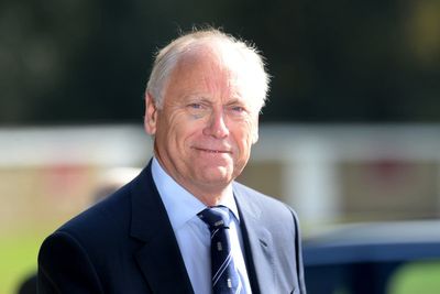 Colin Graves set for controversial Yorkshire return as board ‘agrees to recommend’ loan offer