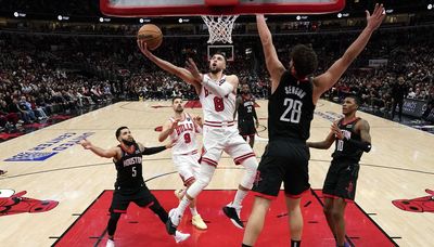 Bulls guard Zach LaVine shows flashes in overtime victory against Rockets