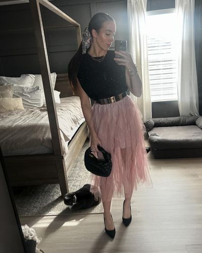 Chelsea Green: Embracing the Power of Black and Pink Fashion