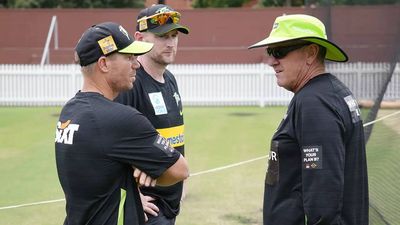 David Warner set to arrive in helicopter for Sydney Thunder's BBL clash
