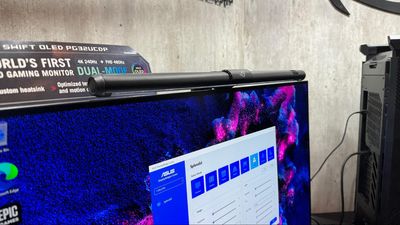 Okay, I guess monitor light bars are the new thing now — Asus introduces ROG Aura Monitor Light Bar ALB01