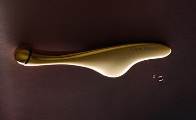 The Omni Hiraya Ginto face sculpting tool is an exquisitely formed beauty device