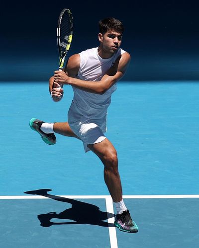 Carlos Alcaraz's Commanding Performance in Thrilling Tennis Match