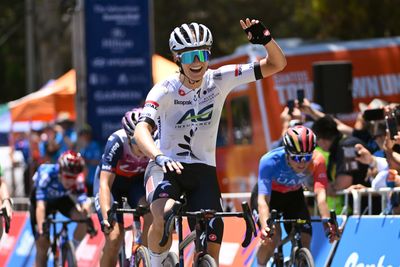 Women's Tour Down Under: Ally Wollaston sprints to stage 1 victory