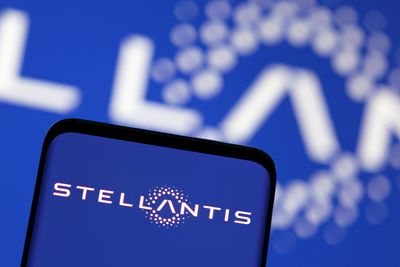 Stellantis Invests in French Sodium-Ion Battery Maker for EVs