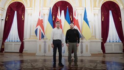 Rishi Sunak in Kyiv: Britain and Ukraine sign 'unprecedented' security deal as PM pledges £2.5bn in aid