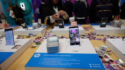 Print different-sized stickers for your locker with the HP Sprocket Panorama