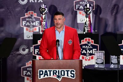 Mike Vrabel will not coach the Patriots after all