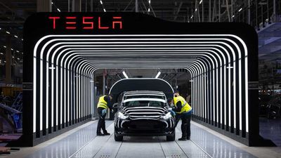 Naval Attacks In Red Sea Force Tesla To Pause Berlin Gigafactory For Two Weeks