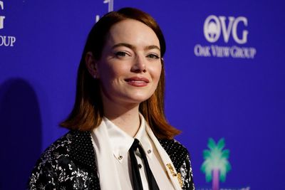 Emma Stone applies to be a contestant on Jeopardy! every year