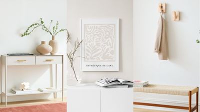 5 things minimalists never have in a small entryway