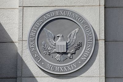US lawmakers push SEC for cybersecurity fix after account hack